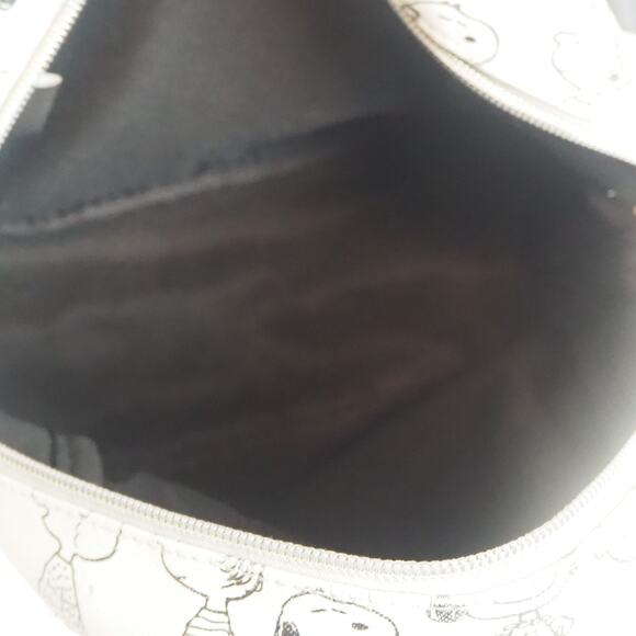 BioWorld Snoopy Charlie Brown Peanuts Gang Backpack White Black Cartoon Drawings - Picture 8 of 15